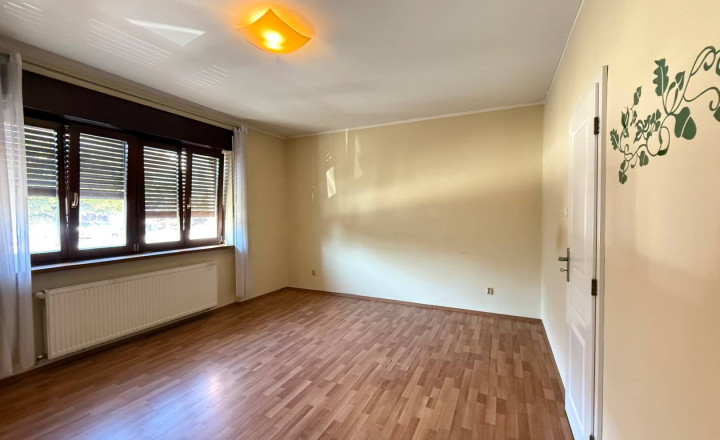Predaj 5i RD s vinnou pivnicou v centre na námestí, Svätý Jur, Prostredná ul., 377 m2 - fotografia 9