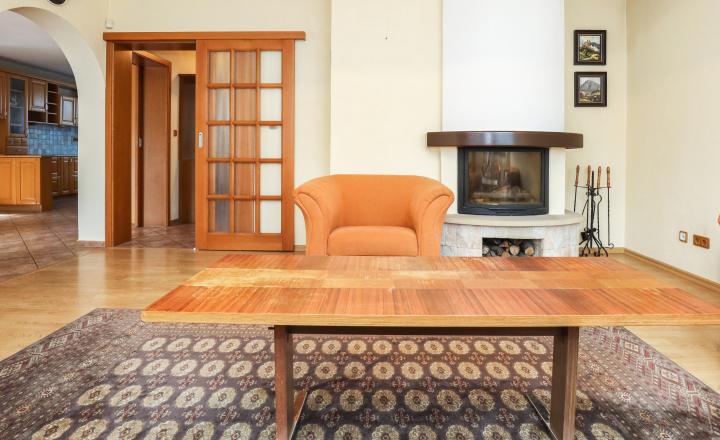 Priestranný 5i rodinný dom na konci slepej ulice + dielňa + vinná pivnica + fitness miestnosť + terasa, pozemok 745 m2 - fotografia 6