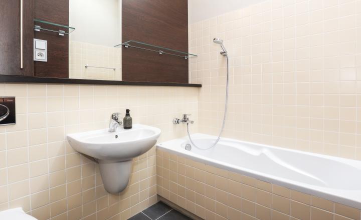 EXKLUZÍVNE Príjemný 5i RD v uzatvorenom a tichom súkromnom areáli na Kolibe, BA III. Trinásta ul., ÚP 282 m2 - fotografia 24