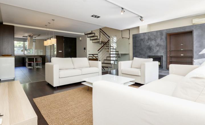 EXKLUZÍVNE Príjemný 5i RD v uzatvorenom a tichom súkromnom areáli na Kolibe, BA III. Trinásta ul., ÚP 282 m2 - fotografia 3
