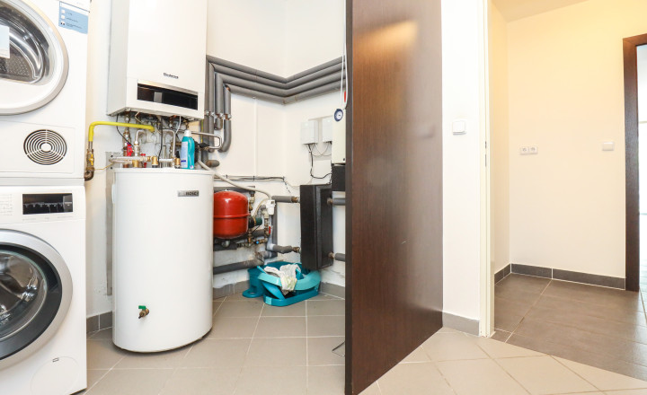 EXKLUZÍVNE Príjemný 5i RD v uzatvorenom a tichom súkromnom areáli na Kolibe, BA III. Trinásta ul., ÚP 282 m2 - fotografia 33