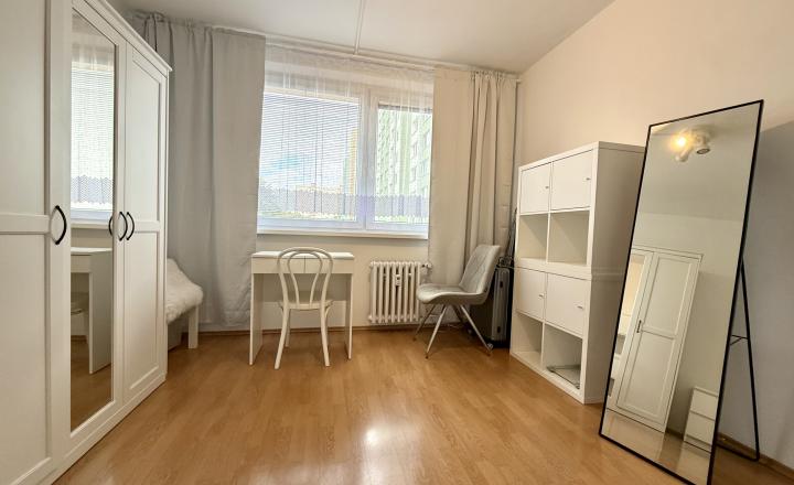 PRÍJEMNÝ 3 izbový byt, TOP lokalita na začiatku Petržalky , Mlynarovičova ul., 76,20 m2 - fotografia 5