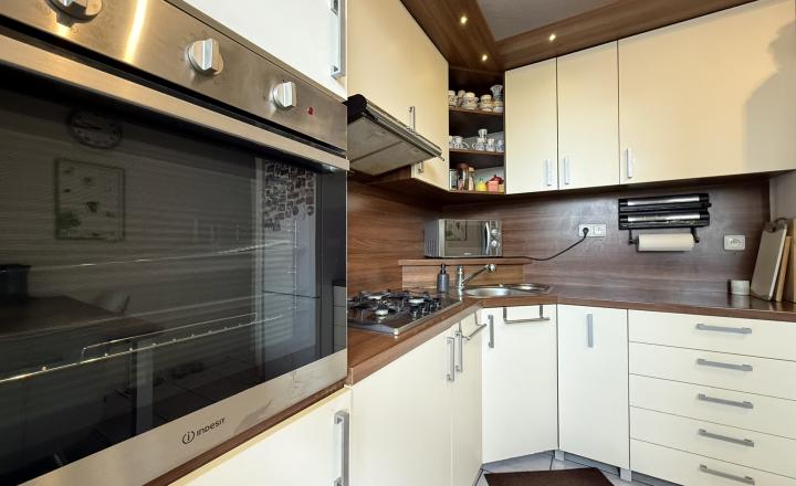 PRÍJEMNÝ 3 izbový byt, TOP lokalita na začiatku Petržalky , Mlynarovičova ul., 76,20 m2 - fotografia 9