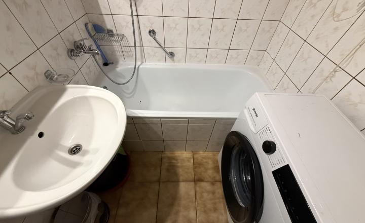PRÍJEMNÝ 3 izbový byt, TOP lokalita na začiatku Petržalky , Mlynarovičova ul., 76,20 m2 - fotografia 14