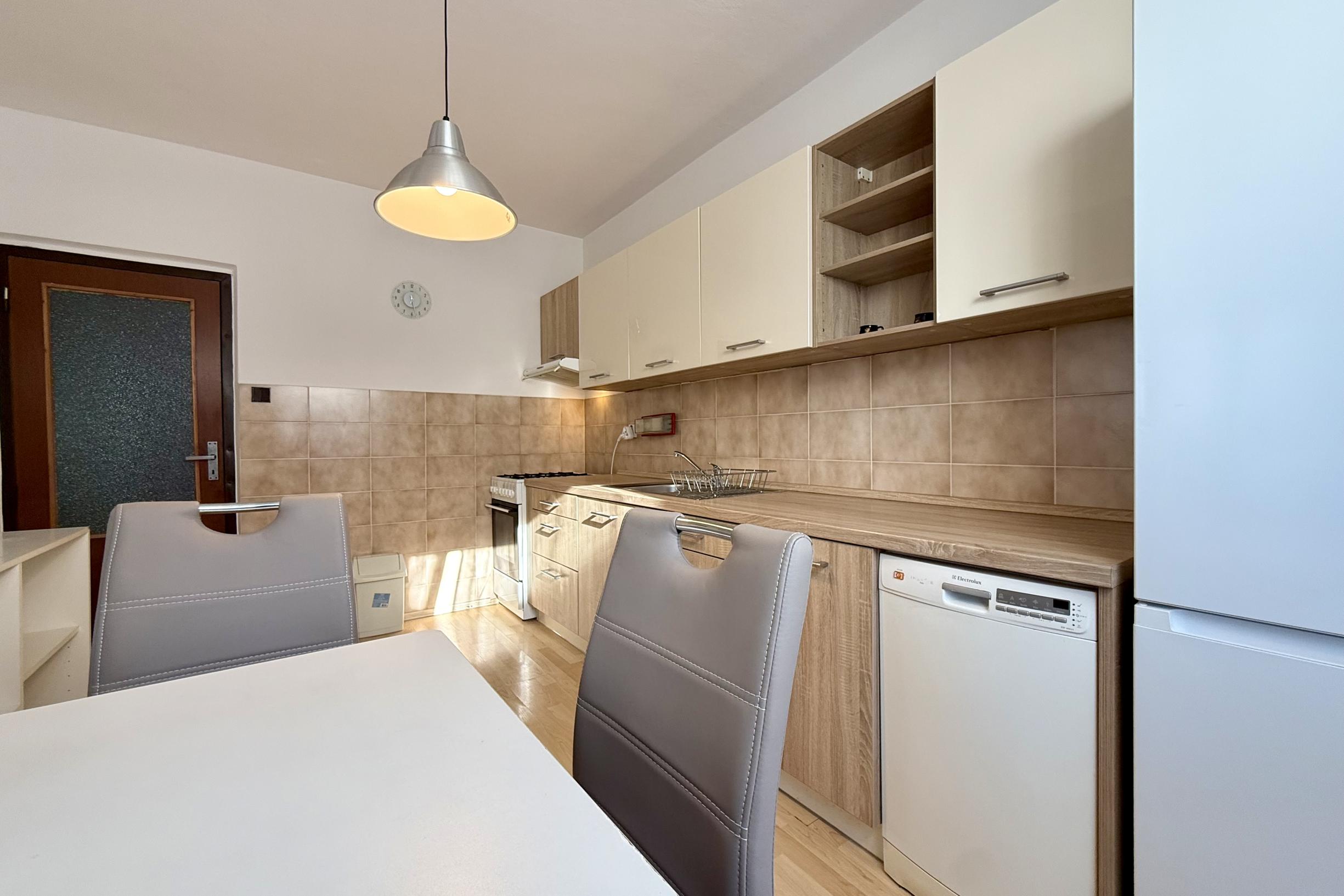 4 izbový zariadený byt s panoramatickým výhľadom v blízkosti Horského parku, BA I. - Staré Mesto, 85 m2