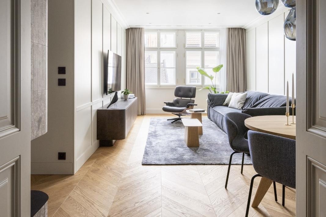 Prestížny luxusný 4 izbový byt na pešej zóne - Staré Mesto