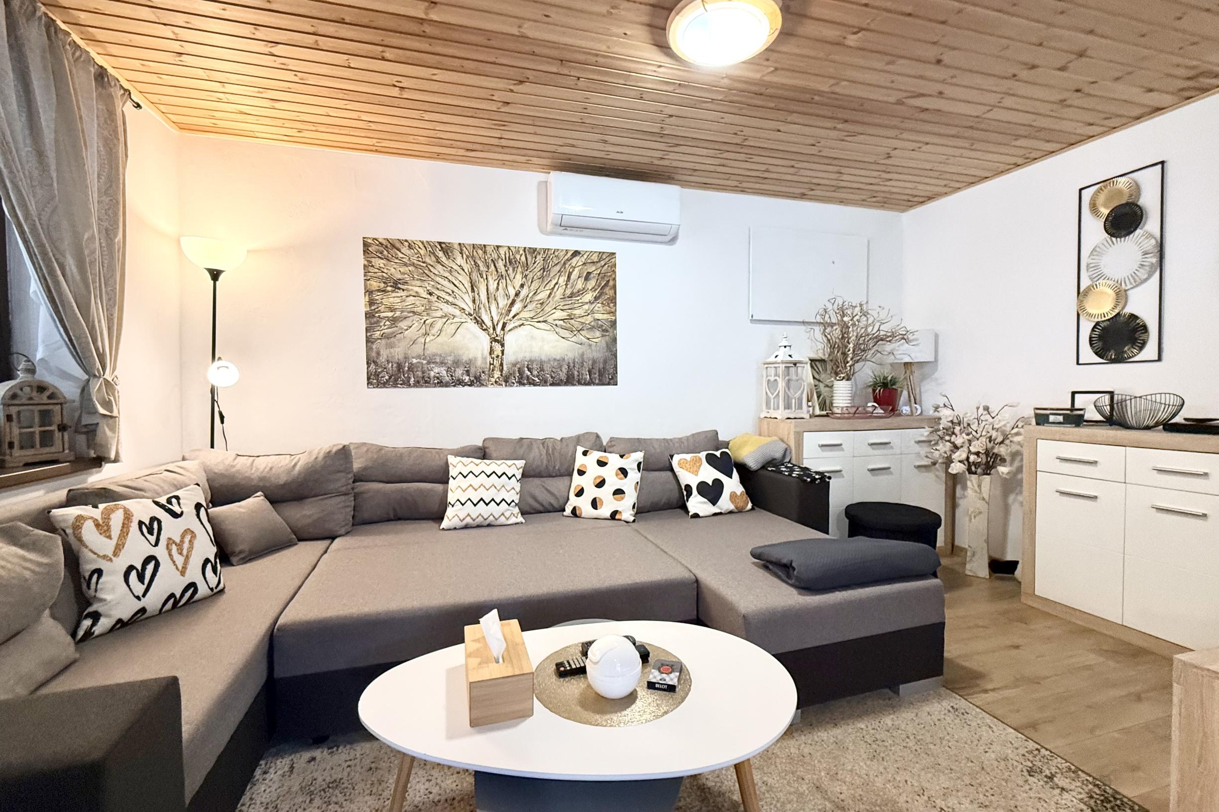 Celoročne obývateľná , moderne zariadená 4i rekreačná chata pri lese , NOVOSTAVBA, Gabčíkovo- Prístav,