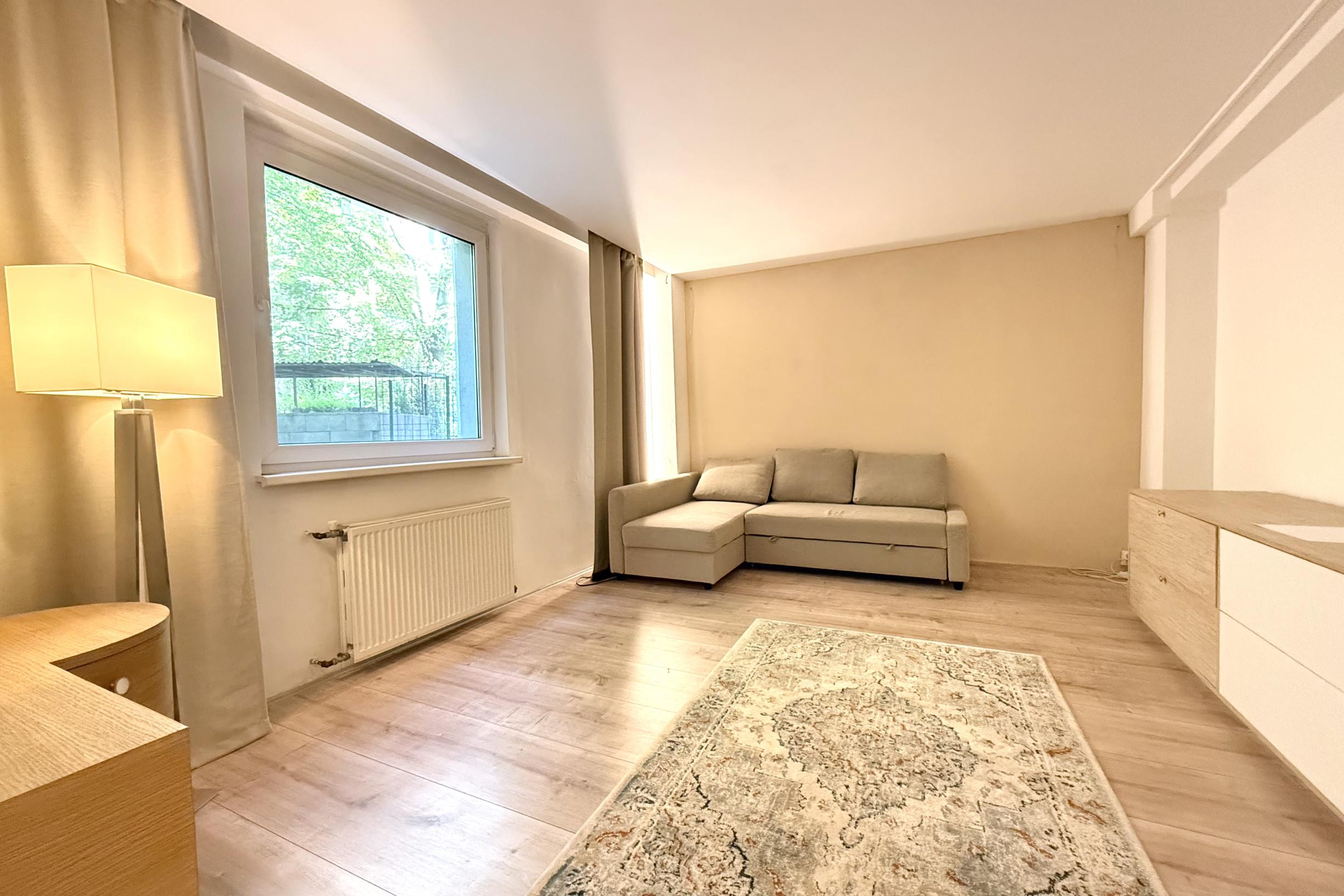 Tichý 1,5i byt v úplnom centre mesta, REKONŠTRUKCIA , BA I., Karadžičova ul., 46 m2